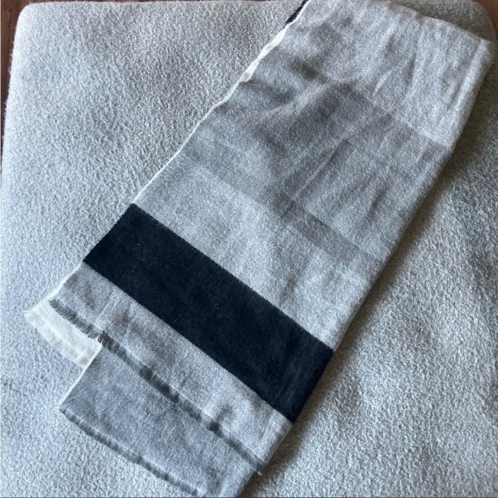 Zara OS wide scarf